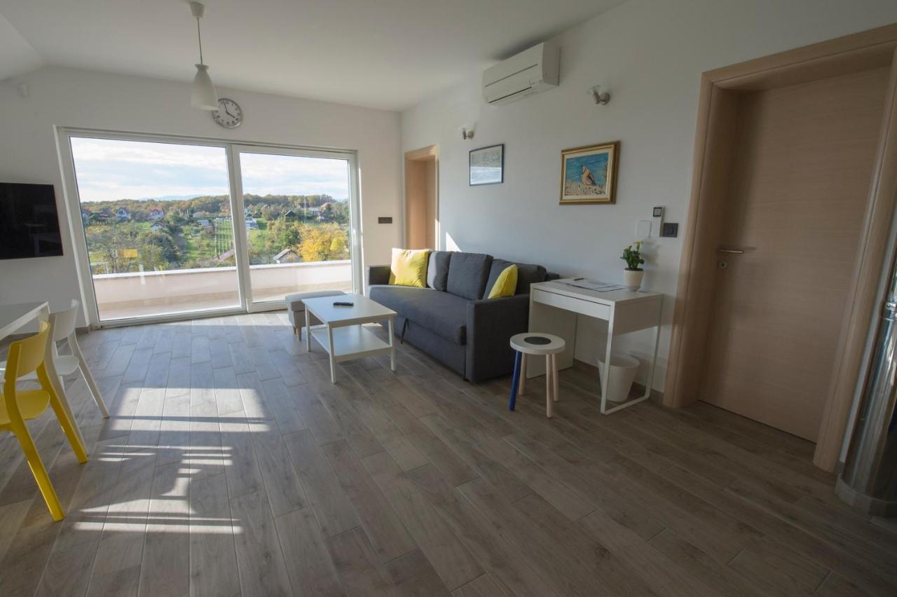 Apartman Grc Apartment Dugo Selo Exterior photo